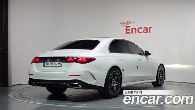 Mercedes-Benz E-Class (W214) E200 AMG Line 2026 — фото 2
