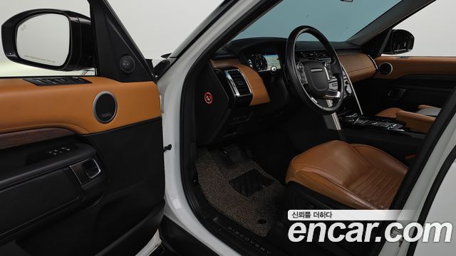 Land Rover Discovery 5 3.0 TD6 HSE Luxury 2018 — фото 10