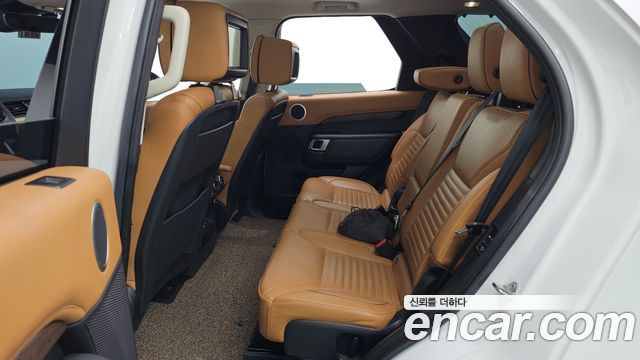 Land Rover Discovery 5 3.0 TD6 HSE Luxury 2018 — фото 11