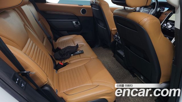 Land Rover Discovery 5 3.0 TD6 HSE Luxury 2018 — фото 12