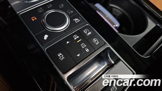 Land Rover Discovery 5 3.0 TD6 HSE Luxury 2018 — фото 18