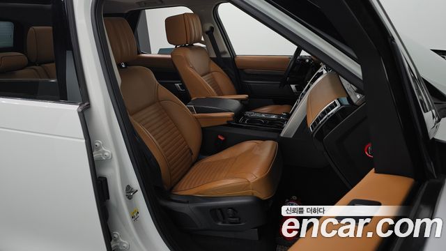 Land Rover Discovery 5 3.0 TD6 HSE Luxury 2018 — фото 26