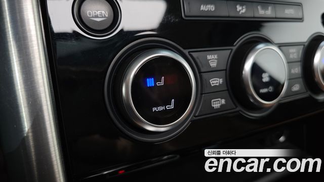 Land Rover Discovery 5 3.0 TD6 HSE Luxury 2018 — фото 28