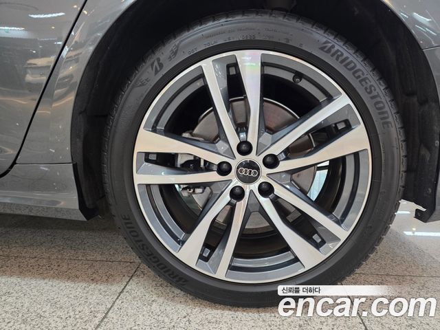 Audi A6 (C8) 45 TFSI Premium 2023 — фото 17