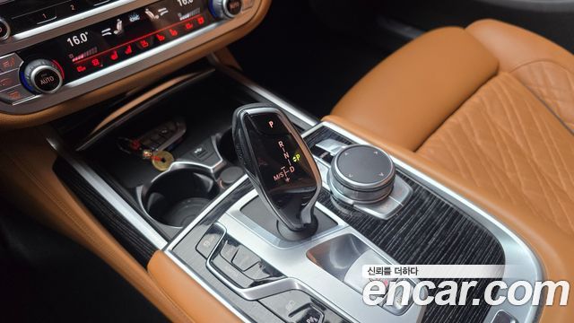 BMW 7 Series (G11) 745Le iPerformance M Sport 2021 — фото 9