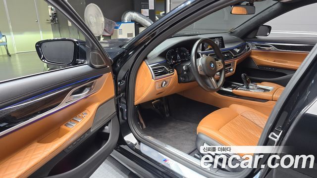 BMW 7 Series (G11) 745Le iPerformance M Sport 2021 — фото 10