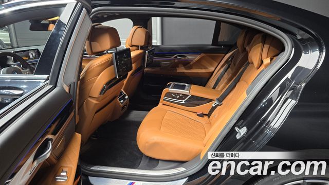 BMW 7 Series (G11) 745Le iPerformance M Sport 2021 — фото 12