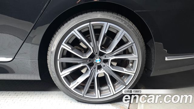 BMW 7 Series (G11) 745Le iPerformance M Sport 2021 — фото 21