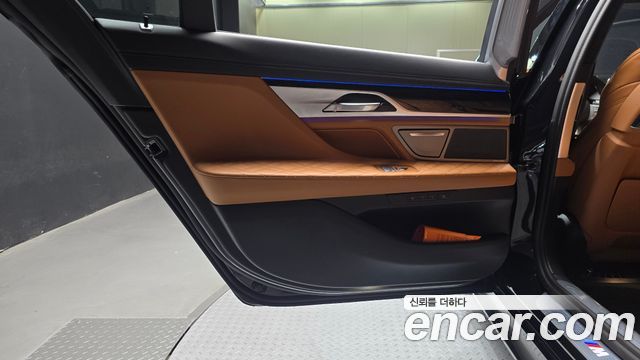 BMW 7 Series (G11) 745Le iPerformance M Sport 2021 — фото 25