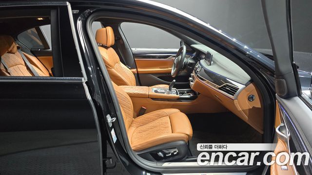 BMW 7 Series (G11) 745Le iPerformance M Sport 2021 — фото 26