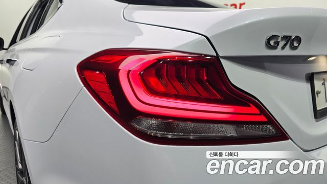 Genesis G70 2.0T Supreme 2018 — фото 23