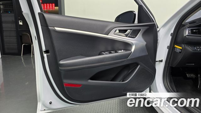 Genesis G70 2.0T Supreme 2018 — фото 24