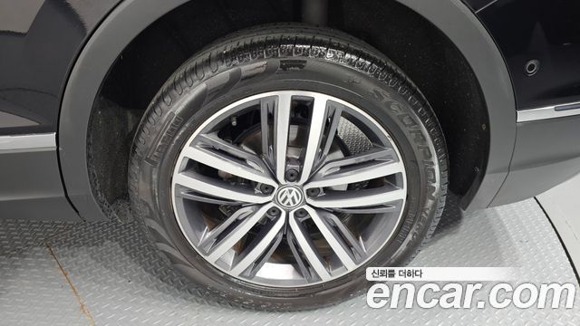 Volkswagen Tiguan Allspace 2.0 TDI Prestige 2020 — фото 21