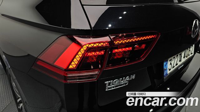 Volkswagen Tiguan Allspace 2.0 TDI Prestige 2020 — фото 23