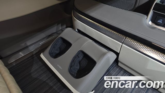 Kia Carnival (IV) Gasoline 4-Seater Hi-Limousine Signature 2023 — фото 16
