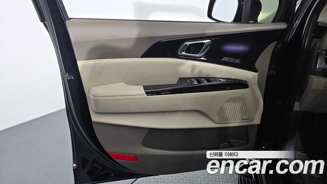 Kia Carnival (IV) Gasoline 4-Seater Hi-Limousine Signature 2023 — фото 24