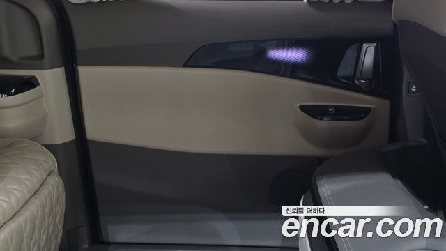 Kia Carnival (IV) Gasoline 4-Seater Hi-Limousine Signature 2023 — фото 25