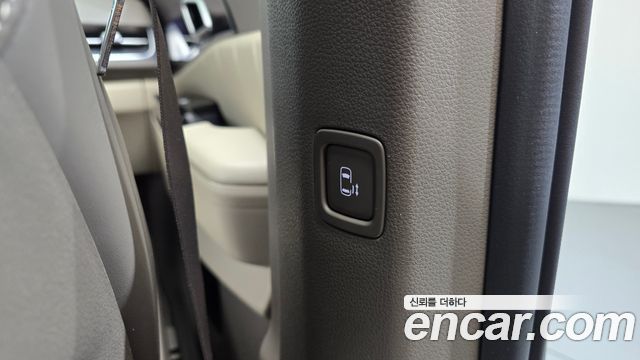 Kia Carnival (IV) Gasoline 4-Seater Hi-Limousine Signature 2023 — фото 36