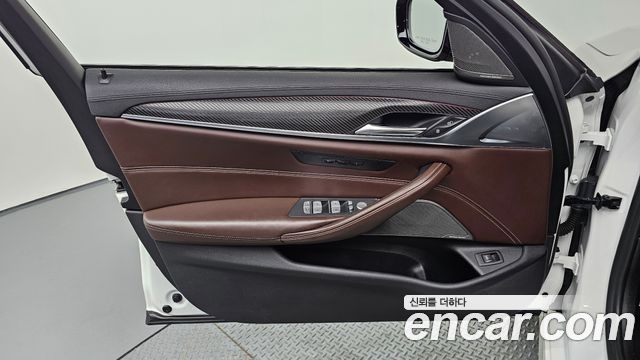 BMW 5 Series (G30) 530i M Sport Package Plus 2019 — фото 24