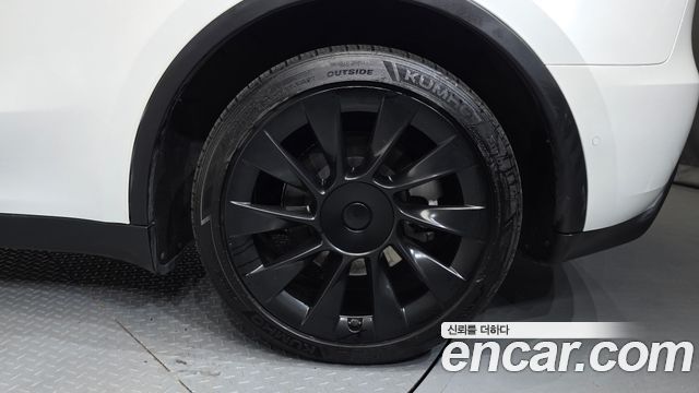 Tesla Model Y Long Range AWD 2022 — фото 27