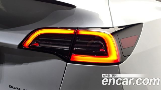 Tesla Model Y Long Range AWD 2022 — фото 29