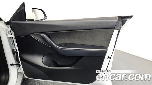Tesla Model Y Long Range AWD 2022 — фото 30