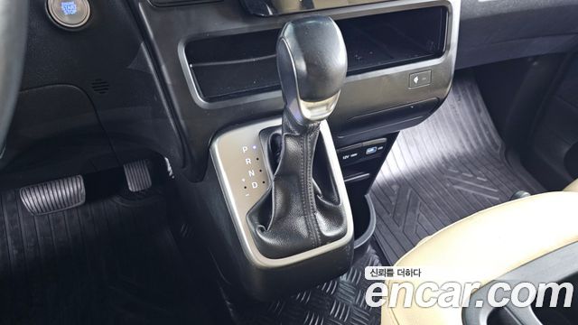 Hyundai Staria Cargo 3-Seater Modern 2022 — фото 9