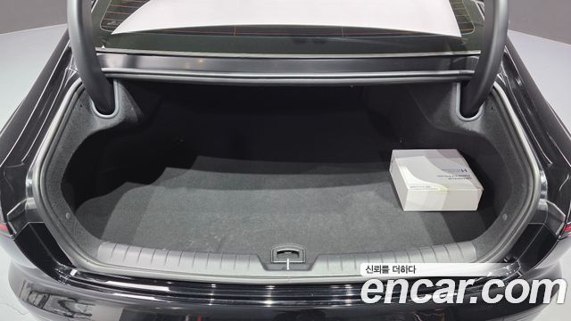 Hyundai Grandeur (GN7) 3.5 Gasoline 2WD Calligraphy 2023 — фото 18