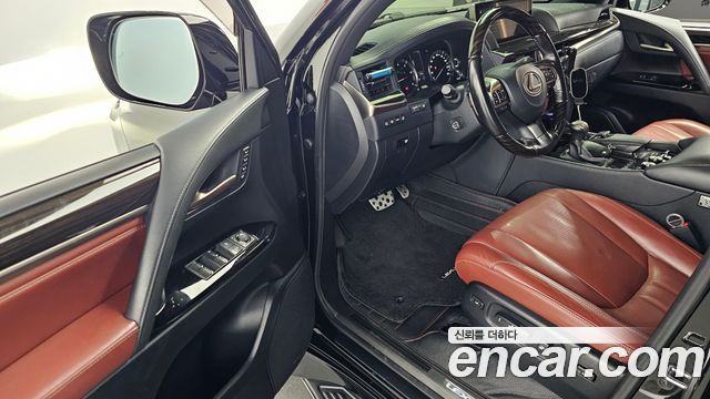 Lexus LX 570 J200 2019 — фото 10