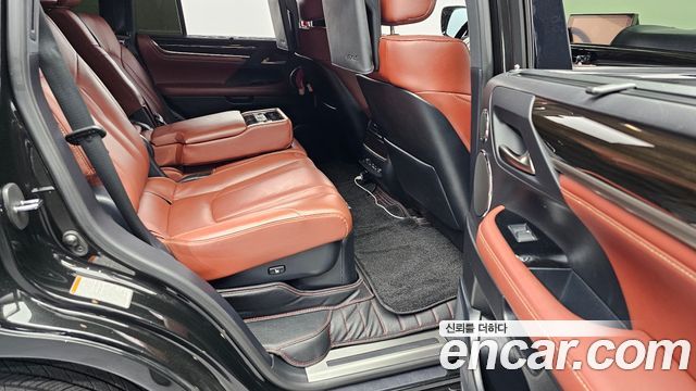 Lexus LX 570 J200 2019 — фото 11