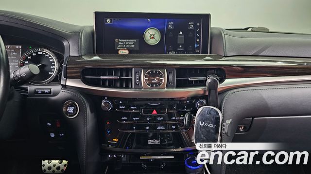 Lexus LX 570 J200 2019 — фото 13