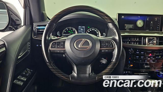 Lexus LX 570 J200 2019 — фото 14