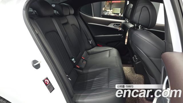 Genesis G70 2.0T Elite 2019 — фото 12