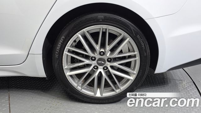 Genesis G70 2.0T Elite 2019 — фото 21