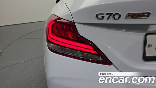 Genesis G70 2.0T Elite 2019 — фото 23