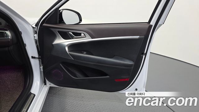 Genesis G70 2.0T Elite 2019 — фото 24