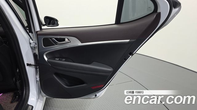 Genesis G70 2.0T Elite 2019 — фото 25