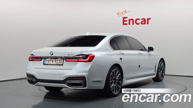 BMW 7 Series (G11) 740i M Sport 2022 — фото 2