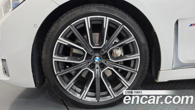 BMW 7 Series (G11) 740i M Sport 2022 — фото 5