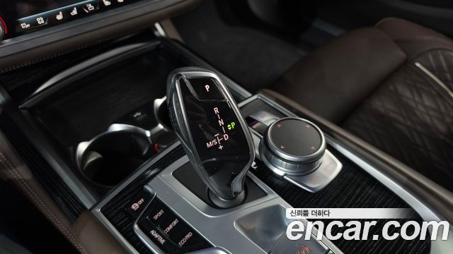 BMW 7 Series (G11) 740i M Sport 2022 — фото 9