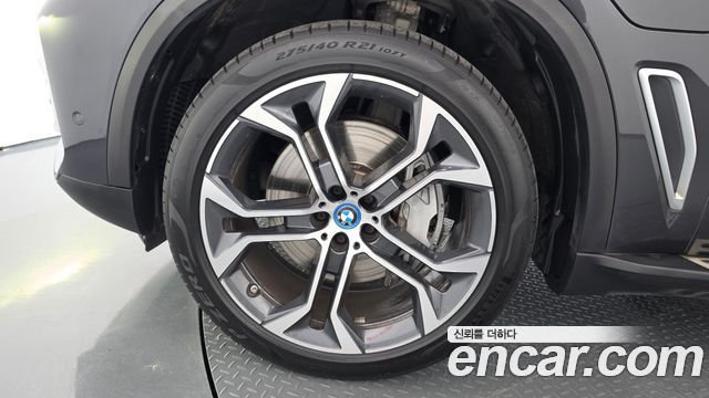 BMW X5 (G05) xDrive 45e xLine 2023 — фото 5