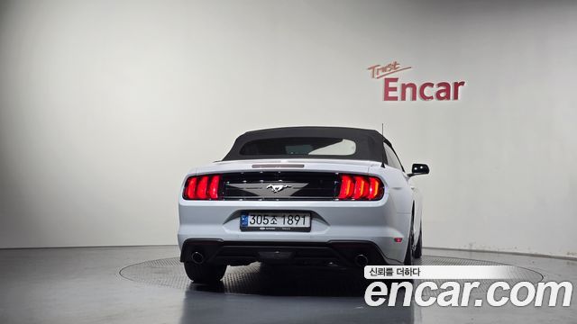 Ford Mustang Convertible 2021 — фото 35