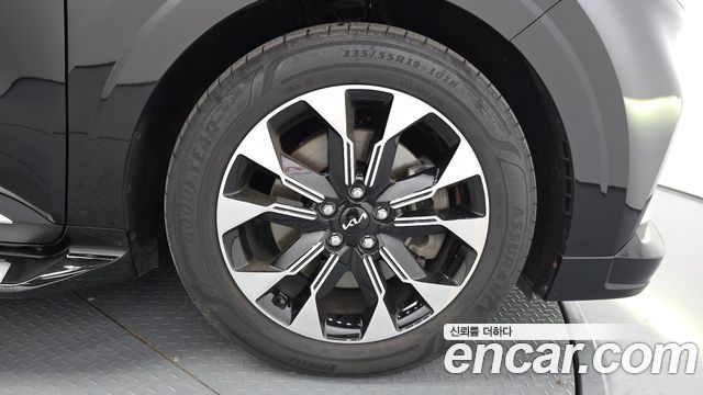 Kia Carnival (IV) Gasoline 4-Seater Hi-Limousine (Special) 2023 — фото 5