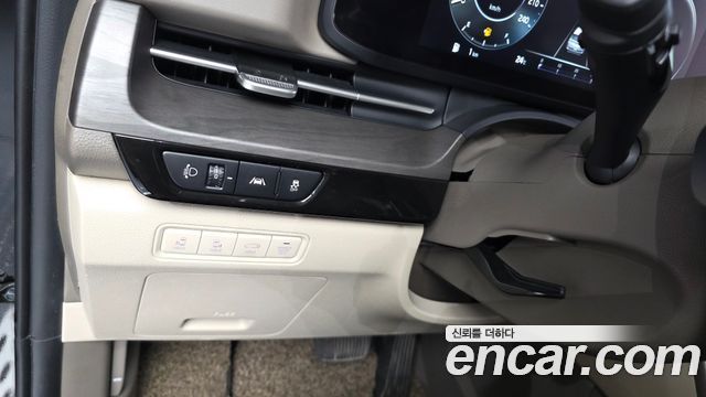 Kia Carnival (IV) Gasoline 4-Seater Hi-Limousine (Special) 2023 — фото 19