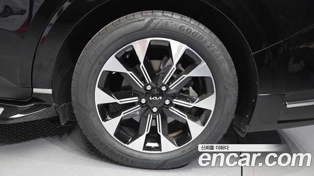 Kia Carnival (IV) Gasoline 4-Seater Hi-Limousine (Special) 2023 — фото 21