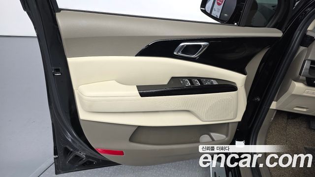 Kia Carnival (IV) Gasoline 4-Seater Hi-Limousine (Special) 2023 — фото 25