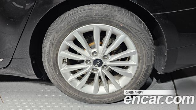 Kia K7 Premier 2.5 GDI Prestige 2020 — фото 21