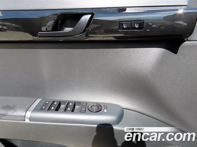 Hyundai Grandeur (GN7) 2,5 Gasoline 2WD Exclusive 2023 — фото 16