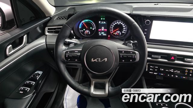 Kia K5 Hybrid (III) Prestige 2023 — фото 13
