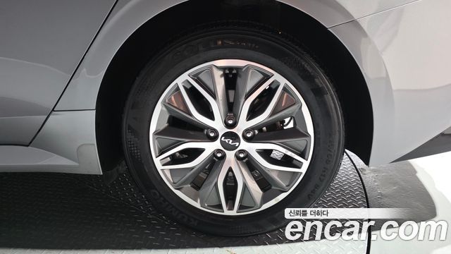 Kia K5 Hybrid (III) Prestige 2023 — фото 21